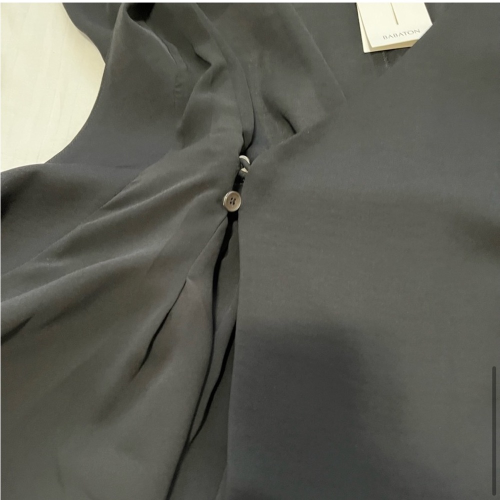 NWT Aritzia Babaton Ludovic V-Neck Wrap Dress
Black XXSmall - Picture 10 of 16